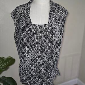 NY & Co Black White Abstract Print Wrap Blouse Sleeveless Size M Stretch Top